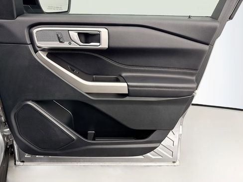 Used 2023 Ford Explorer Limited w/ Equipment Group 301A image 24