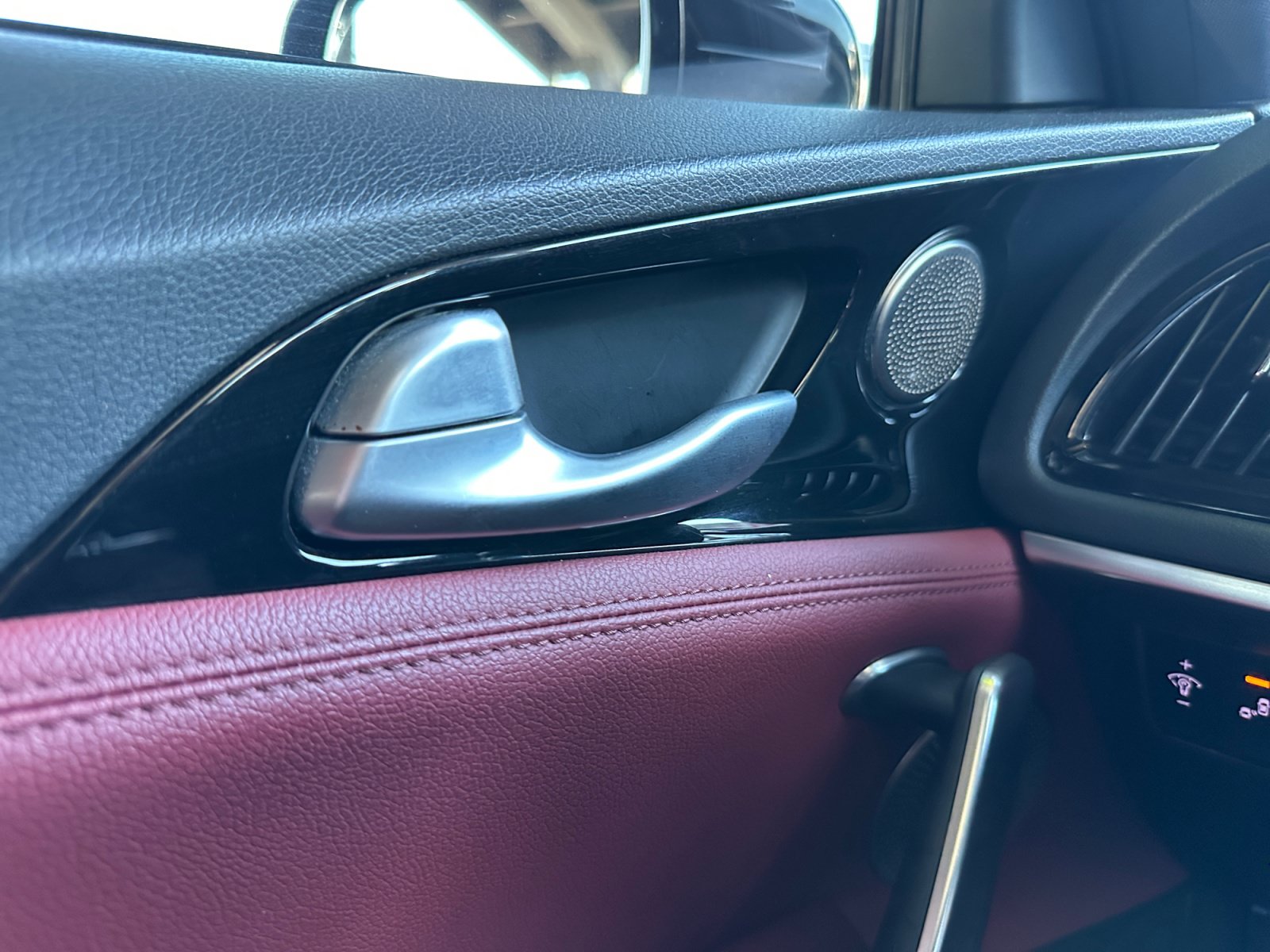 Used 2020 Kia Stinger GT-Line w/ Sun & Sound Package RWD image 18