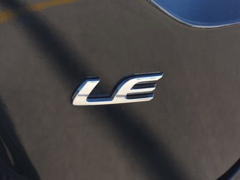 Used 2025 Toyota Corolla LE image 8