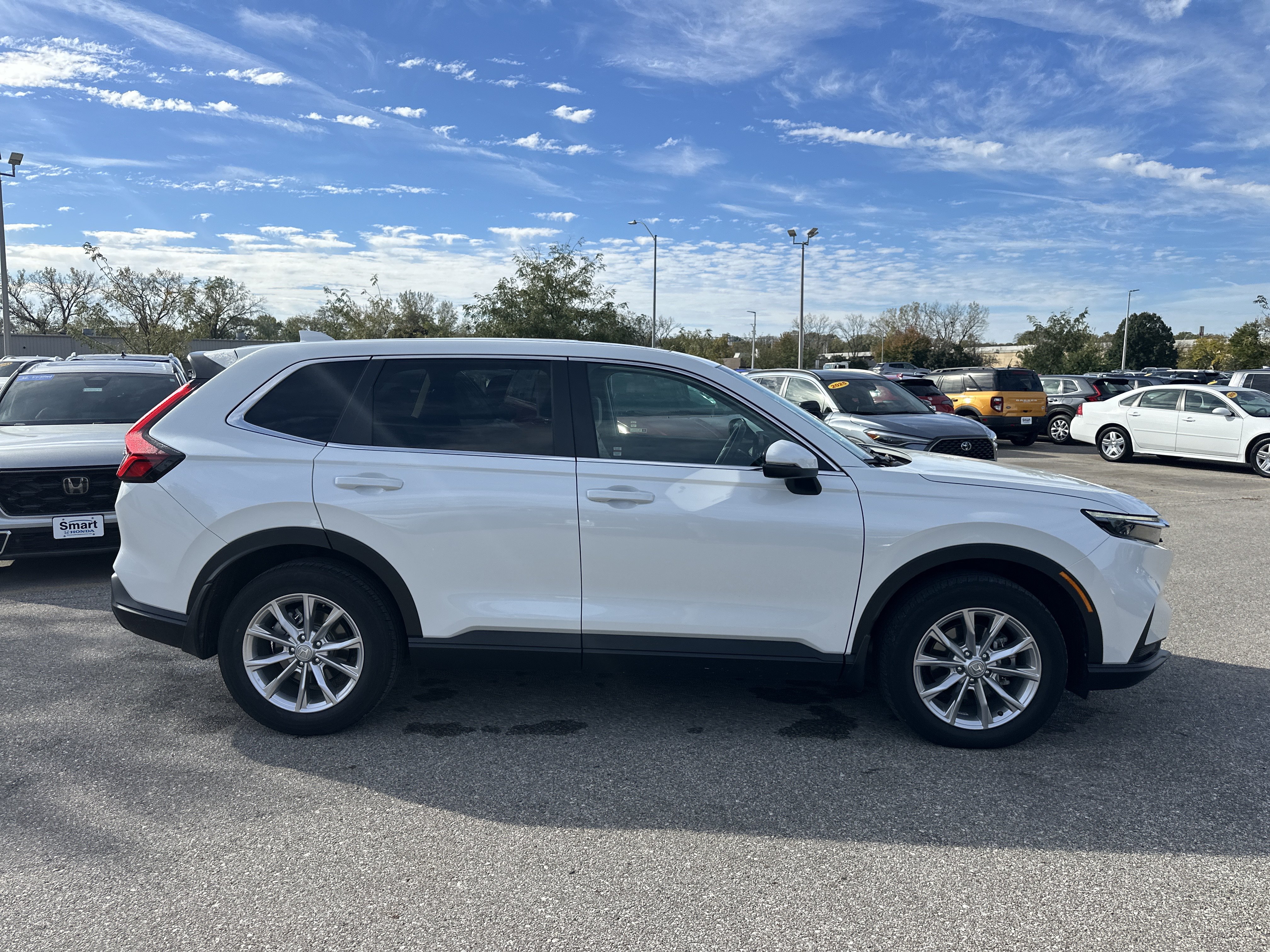 Used 2024 Honda CR-V EX image 3