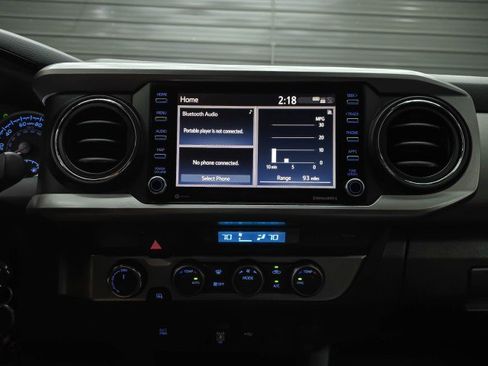 Used 2021 Toyota Tacoma SR5 AWD/4WD image 26