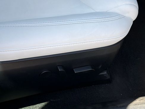 Used 2020 Tesla Model S Long Range AWD/4WD image 33