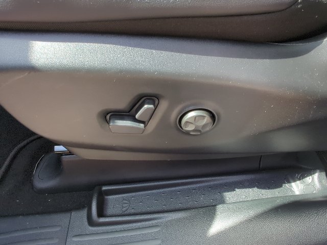 New 2026 Chrysler Pacifica Select FWD image 12