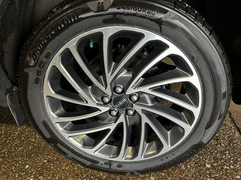 Used 2020 Lincoln Nautilus Reserve AWD/4WD image 33