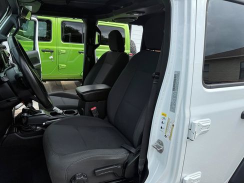 Used 2018 Jeep Wrangler Unlimited Sport S AWD/4WD image 14