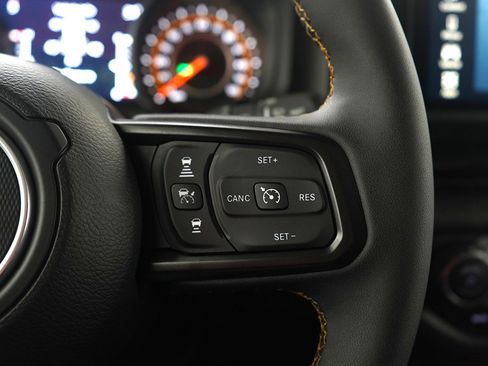 Used 2024 Jeep Wrangler Willys image 27