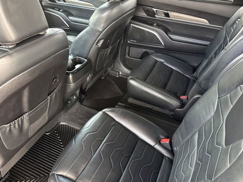Used 2021 Kia Telluride SX w/ SX Prestige Package image 6
