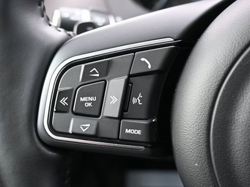Used 2017 Jaguar F-PACE Prestige image 38