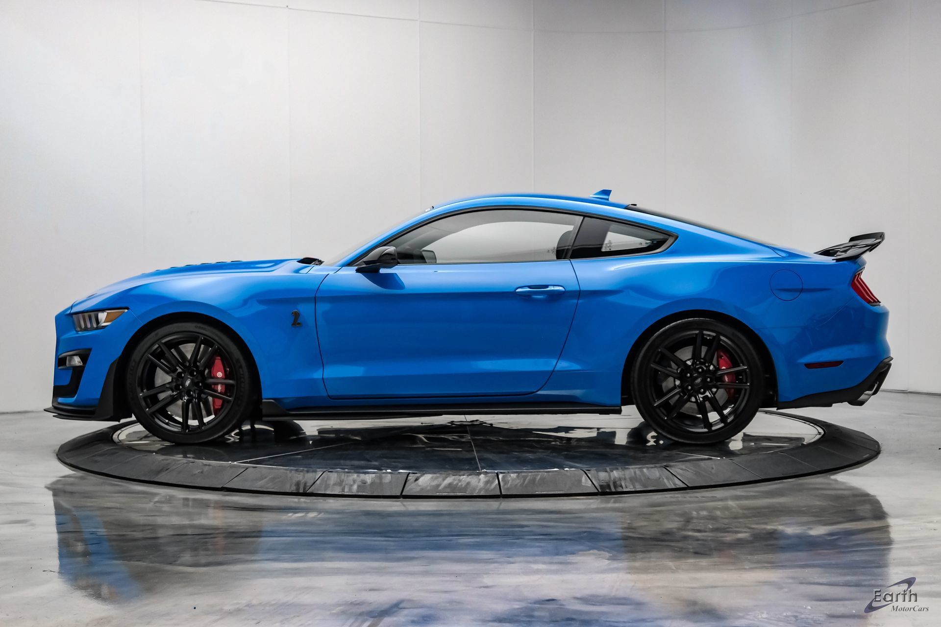 Used 2022 Ford Mustang Shelby GT500 w/ Technology Package RWD image 7