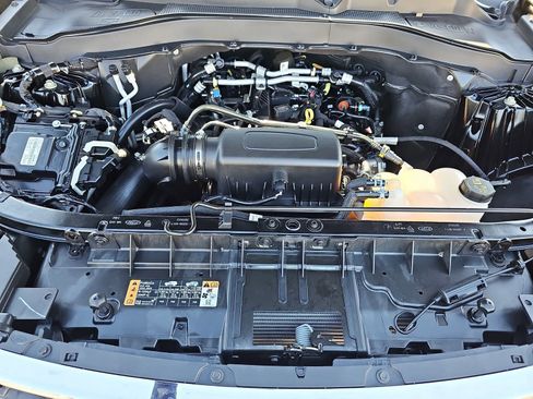 Used 2023 Ford Explorer XLT image 34