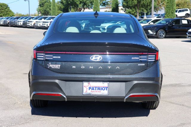 New 2026 Hyundai Sonata Blue FWD image 4