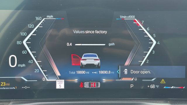 Used 2023 BMW 330i Sedan w/ M Sport Package RWD image 19