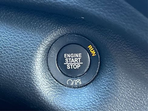 Used 2019 Jeep Cherokee Latitude Plus image 27