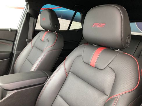 Used 2024 Chevrolet Trax RS w/ Driver Confidence Package image 17