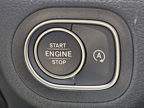 Certified 2026 Mercedes-Benz GLS 450 4MATIC image 17