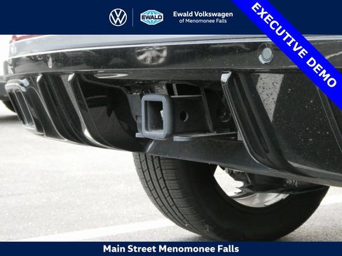 New 2025 Volkswagen Atlas Cross Sport SEL R-Line image 30