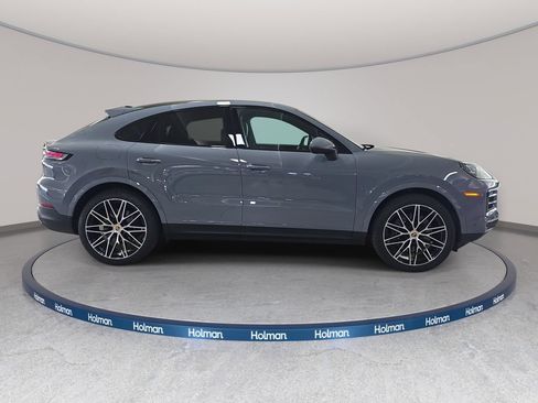 Used 2024 Porsche Cayenne Coupe AWD/4WD image 6
