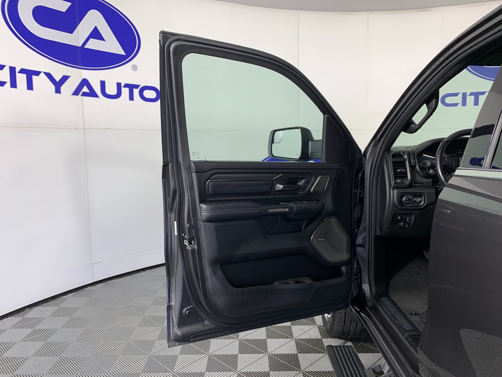 Used 2020 RAM 1500 Limited AWD/4WD image 12
