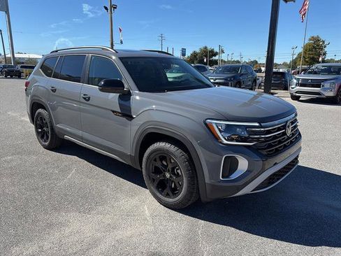 New 2026 Volkswagen Atlas Peak Edition AWD/4WD image 8