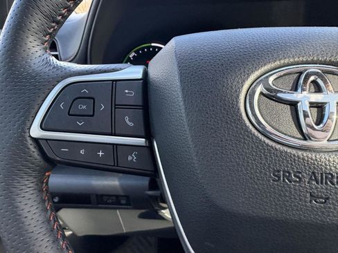 Used 2021 Toyota Sienna XSE image 10