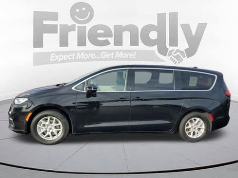 Certified 2024 Chrysler Pacifica Touring-L image 2