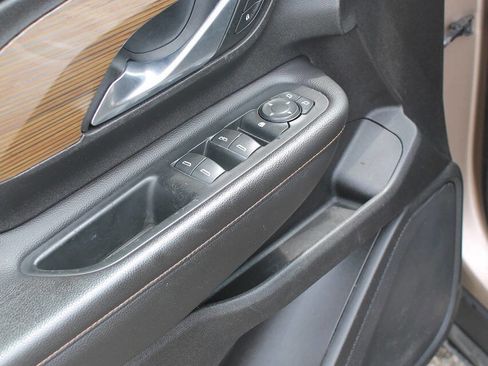 Used 2018 GMC Terrain SLE image 10