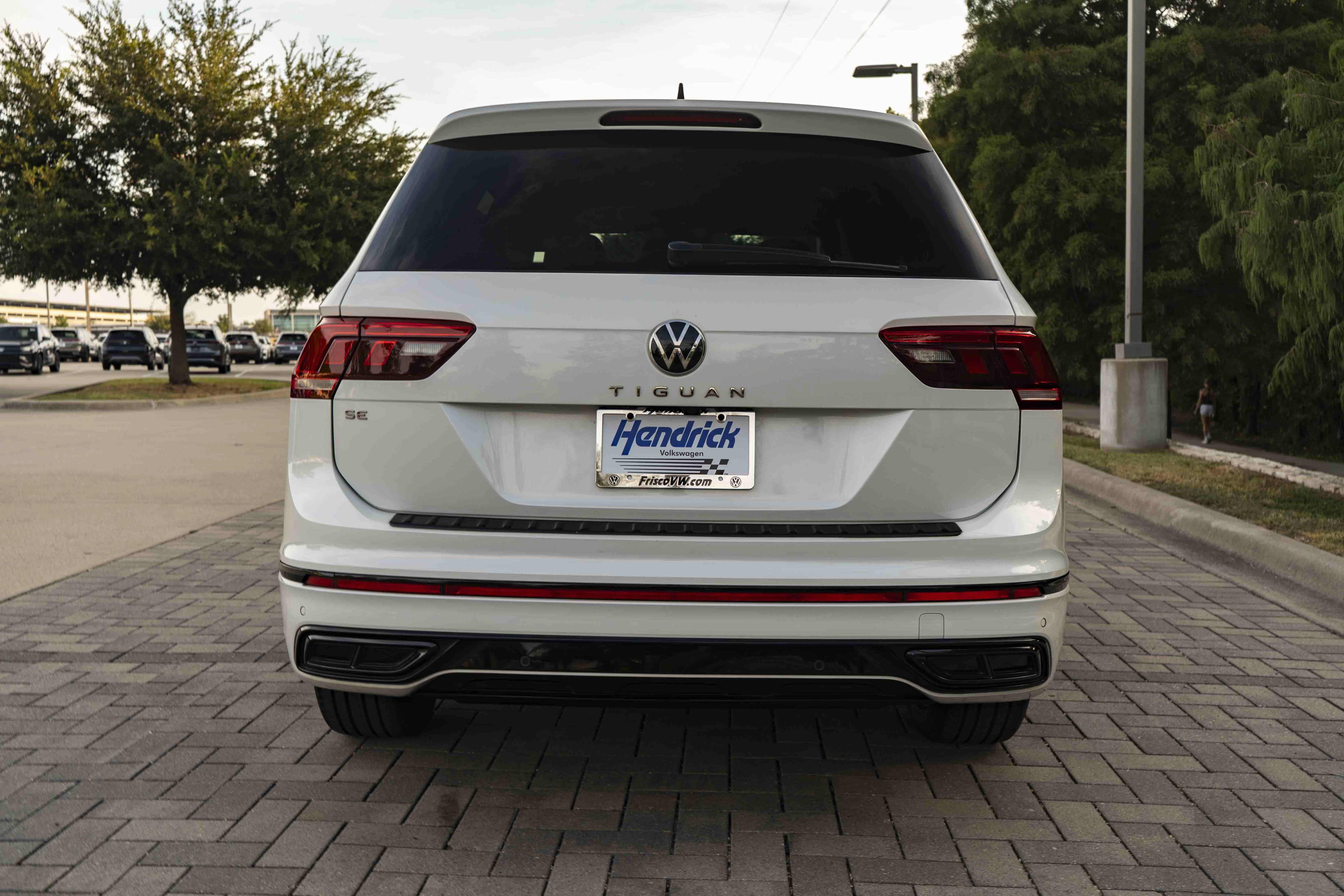 Certified 2022 Volkswagen Tiguan SE R-Line FWD image 7