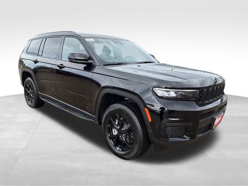 New 2025 Jeep Grand Cherokee L Laredo image 8