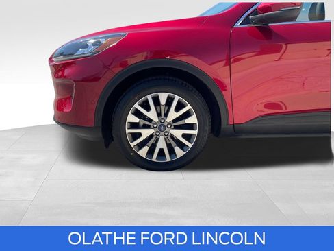 Used 2020 Ford Escape Titanium w/ Titanium Premium Package 2.0 AWD/4WD image 31