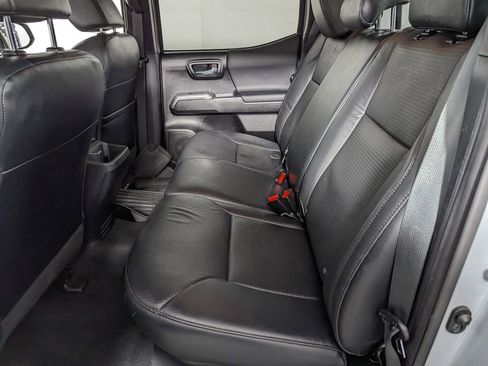 Used 2019 Toyota Tacoma TRD Off-Road image 47