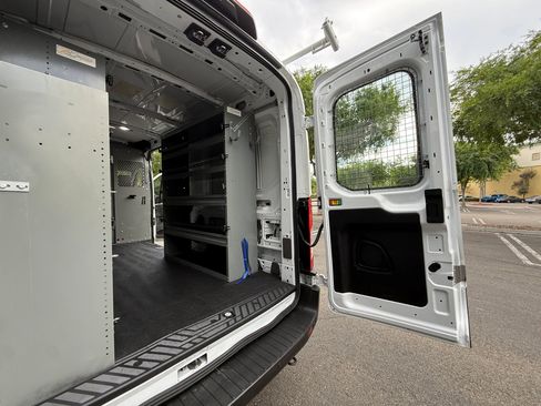 Used 2022 Ford Transit 250 Medium Roof image 19