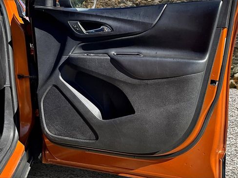 Used 2018 Chevrolet Equinox LT image 23