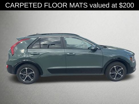 Used 2025 Kia Niro SX image 2
