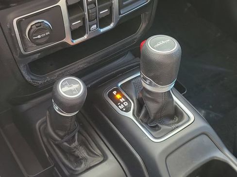 Used 2021 Jeep Gladiator Sport AWD/4WD image 30