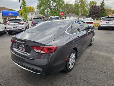 Used 2016 Chrysler 200 Limited w/ Convenience Group FWD image 10