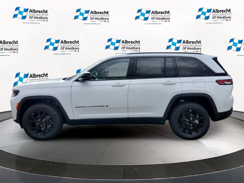 New 2026 Jeep Grand Cherokee Altitude AWD/4WD image 2