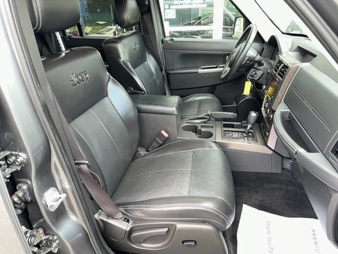 Used 2012 Jeep Liberty Limited Jet AWD/4WD image 21