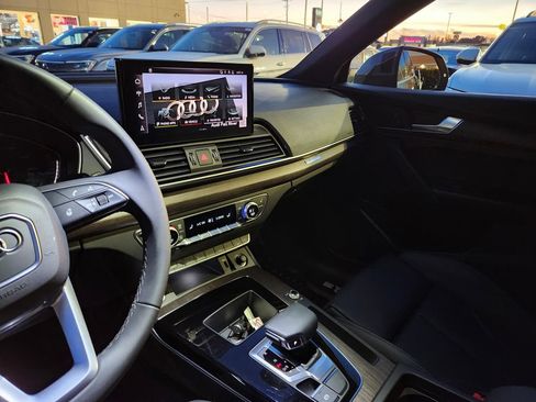Used 2025 Audi Q5 2.0T Premium image 8