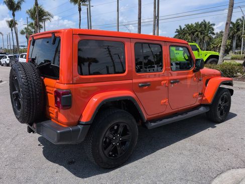 Used 2023 Jeep Wrangler Unlimited Sahara AWD/4WD image 5