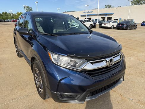 Used 2017 Honda CR-V LX image 2