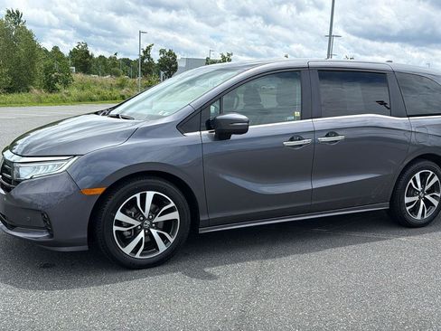 Used 2023 Honda Odyssey Touring image 13
