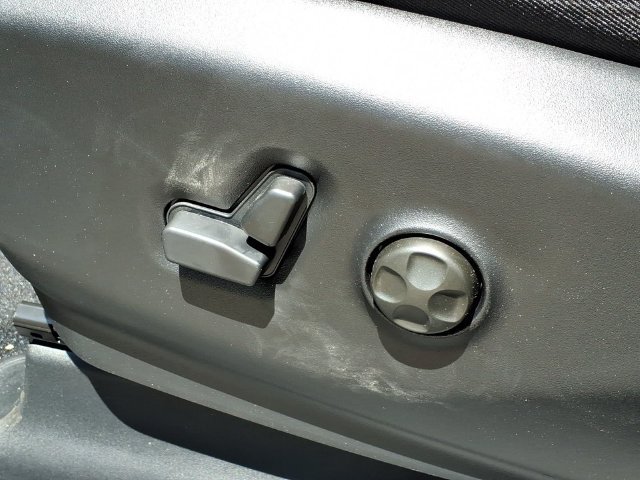 New 2027 Chrysler Pacifica Select FWD image 8