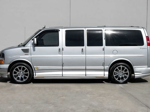 Used 2011 Chevrolet Express 1500 image 14