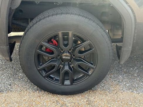 Used 2022 GMC Sierra 1500 Elevation RWD image 5