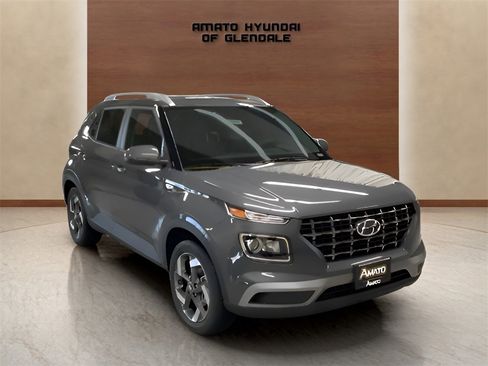 Used 2025 Hyundai Venue SEL image 14