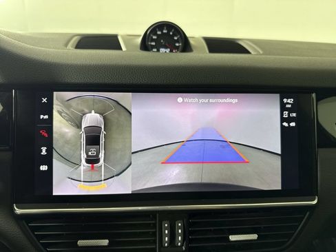 Certified 2022 Porsche Cayenne Coupe AWD/4WD image 28