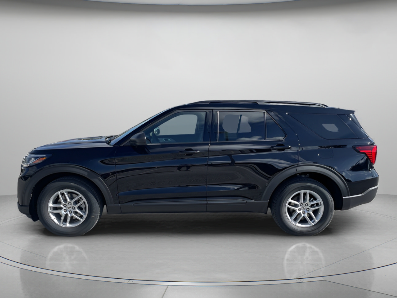 New 2027 Ford Explorer Active w/ Active Comfort Package RWD image 6