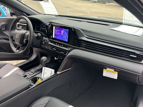 Used 2026 Toyota Camry SE image 17
