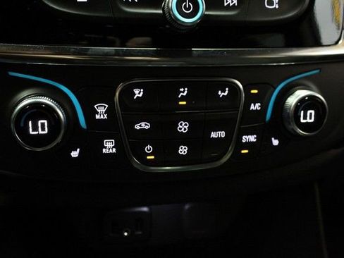 Used 2023 Chevrolet Traverse LT w/ LPO, Floor Liner Package AWD/4WD image 28