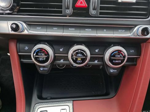 Used 2023 Genesis G70 2.0T w/ Sport Prestige Package RWD image 32